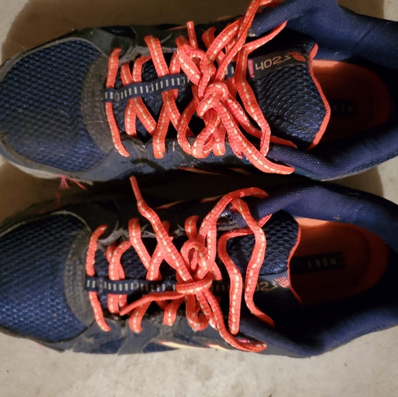 New Balance - Picture 2 of 4